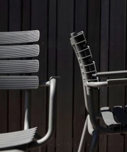 ReClips Outdoor Dining Chair With Armrests By Houe (Black)